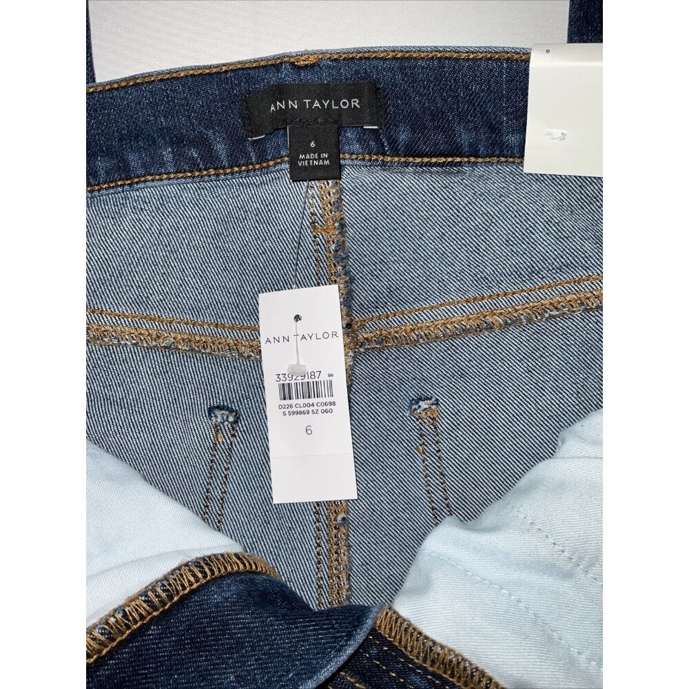 ANN TAILOR Women’s Sculpting Pocket Mid Rise Tapered Jeans In Classic Índigo W - Picture 13 of 14